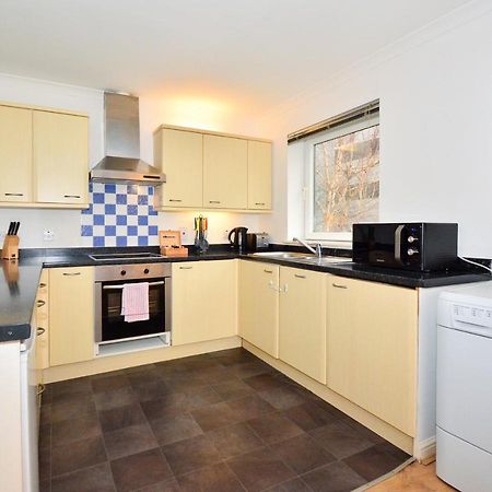 Apartment Wharf - Meridian Place Баркинг Екстериор снимка