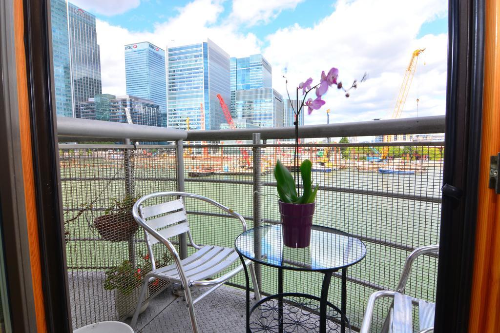 Apartment Wharf - Meridian Place Баркинг Стая снимка