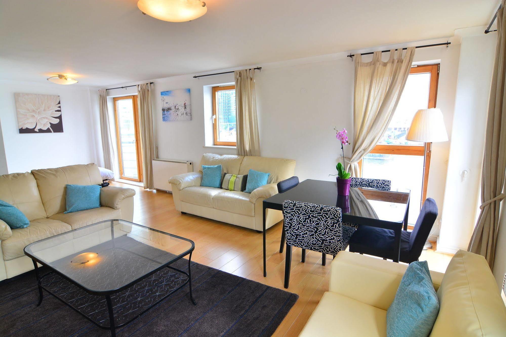 Apartment Wharf - Meridian Place Баркинг Екстериор снимка