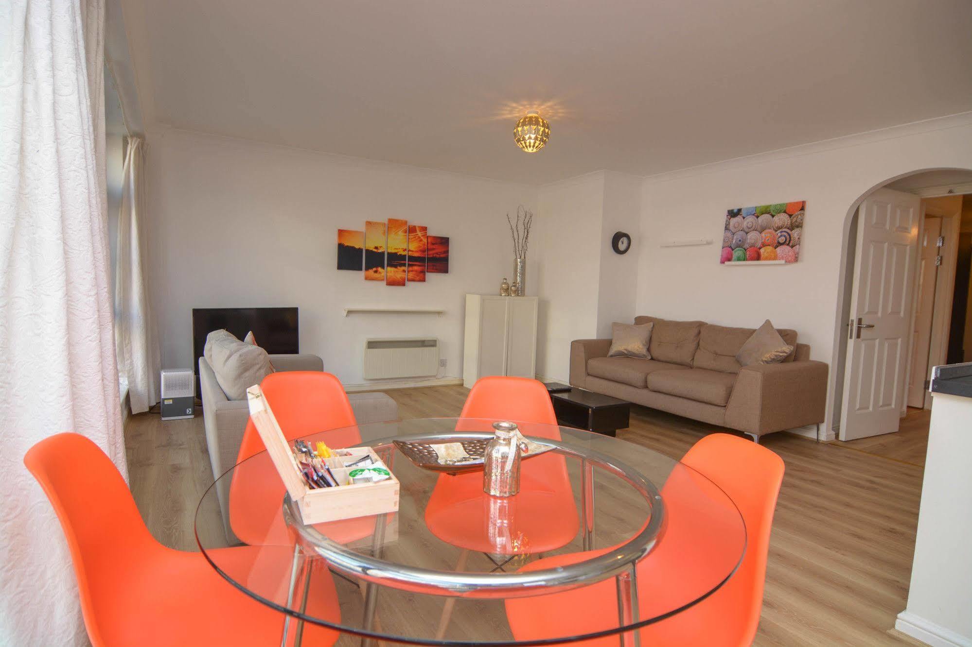 Apartment Wharf - Meridian Place Баркинг Екстериор снимка