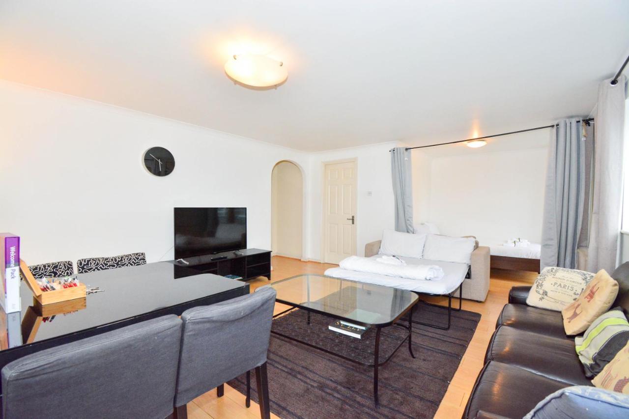 Apartment Wharf - Meridian Place Баркинг Екстериор снимка
