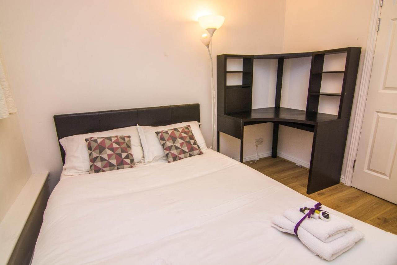 Apartment Wharf - Meridian Place Баркинг Екстериор снимка