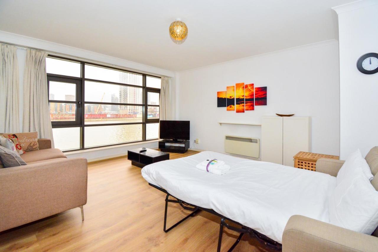 Apartment Wharf - Meridian Place Баркинг Екстериор снимка